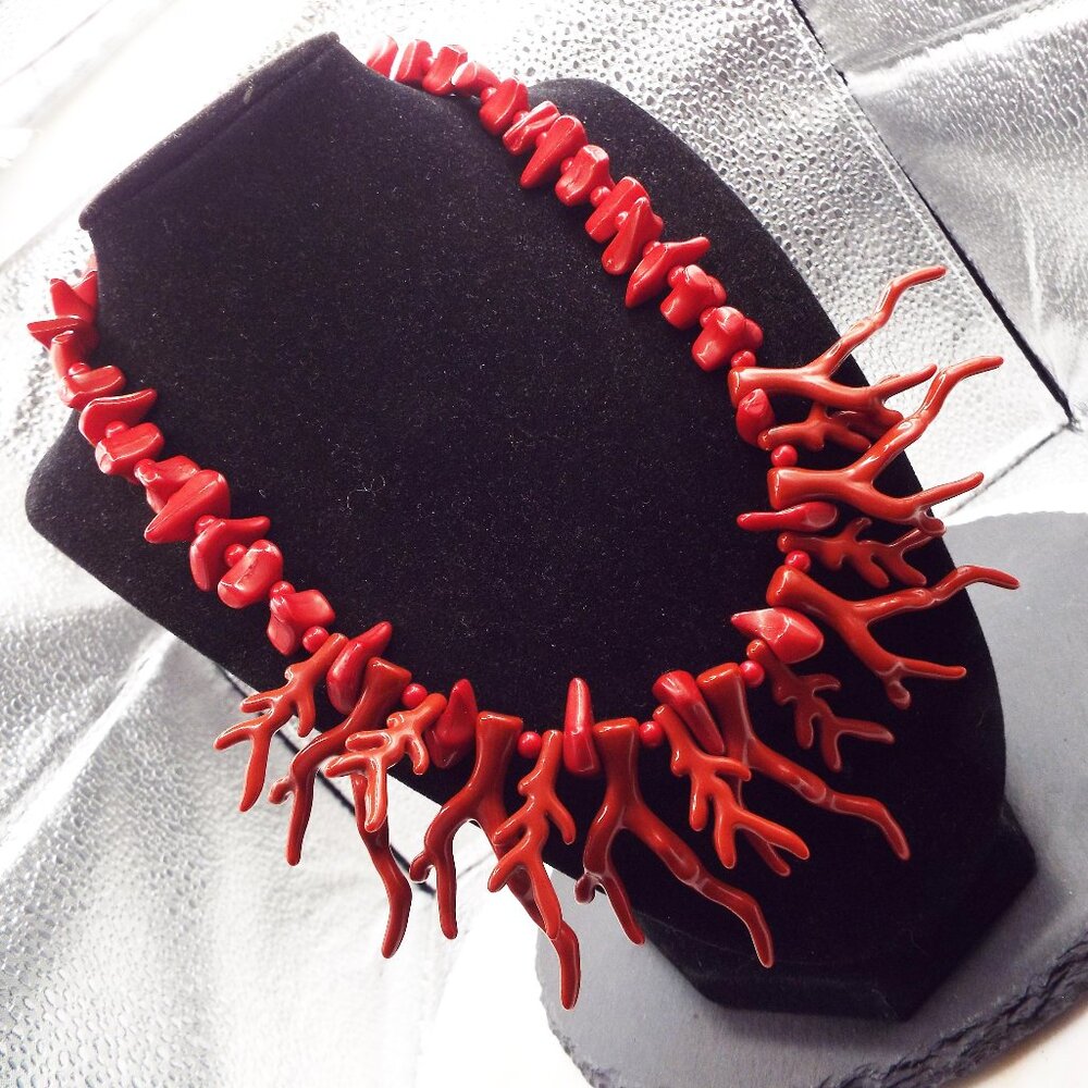 LUSCIOUS "LOOKS REAL" RED BRANCH CORAL SPIKY 18" L STATEMENT SUMMER NECKLACE OFD